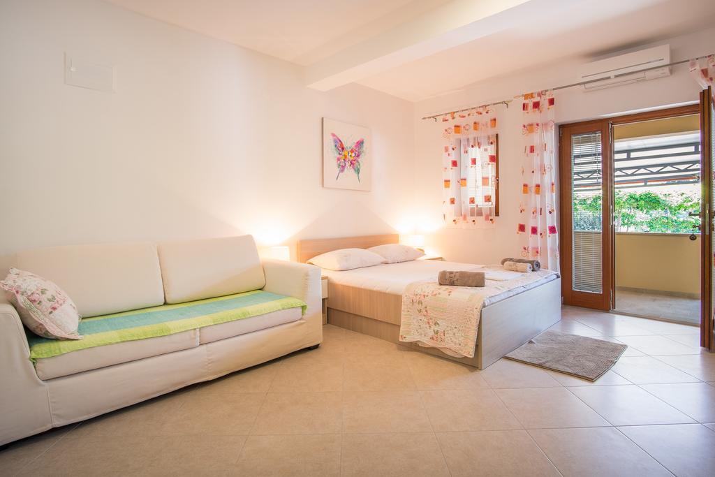 Apartments Iva Krk Town Zewnętrze zdjęcie